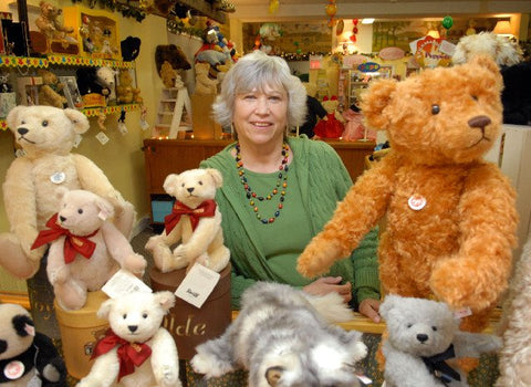 World's Biggest,smallest and most expensive teddy bears - Guys World