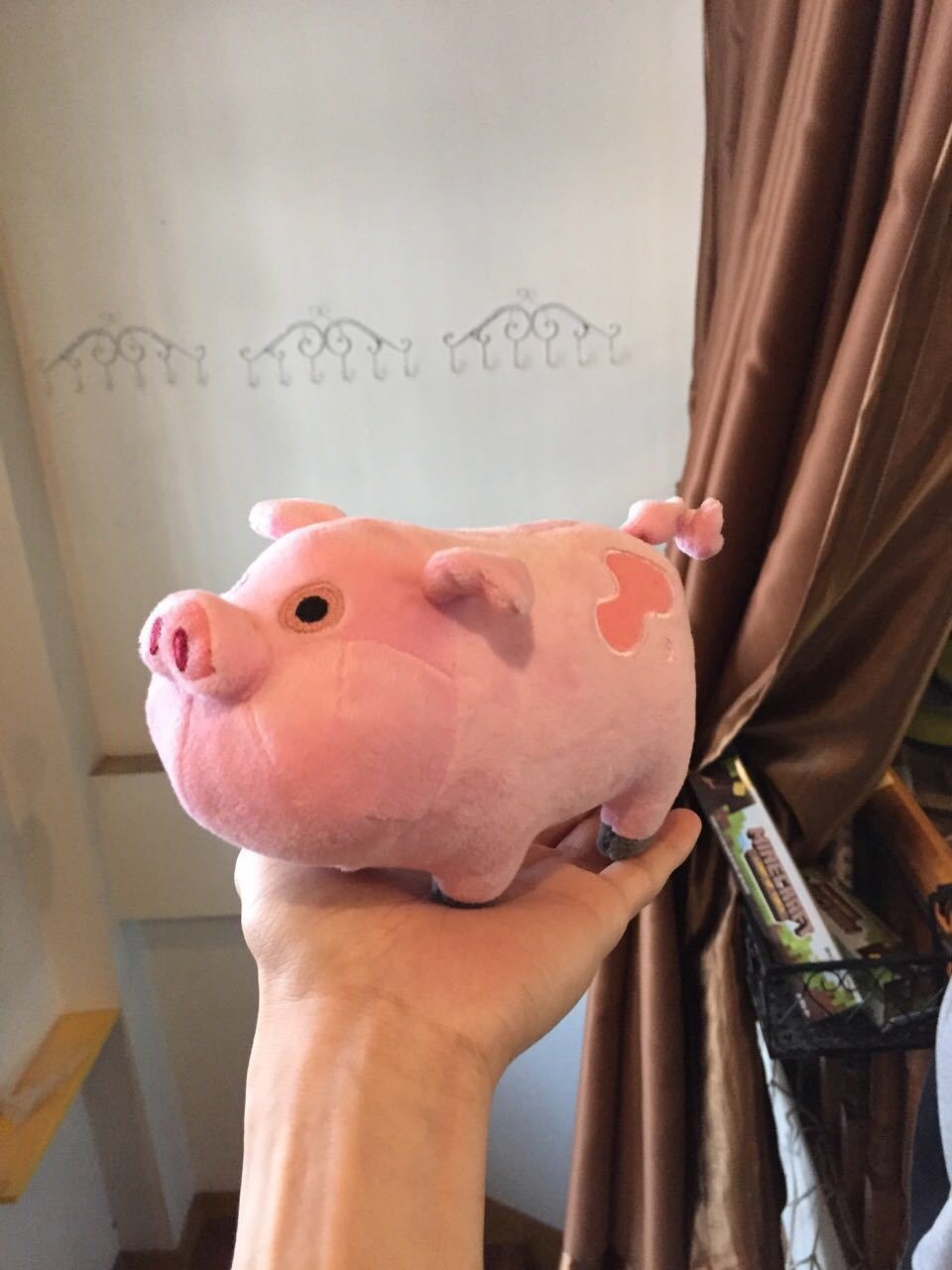 plush pig